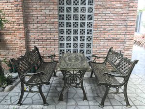 ban-ghe-gang-duc-phong-cach-co-dien